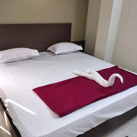 Goroomgo Hotel Uk Palace Puri Εξωτερικό φωτογραφία