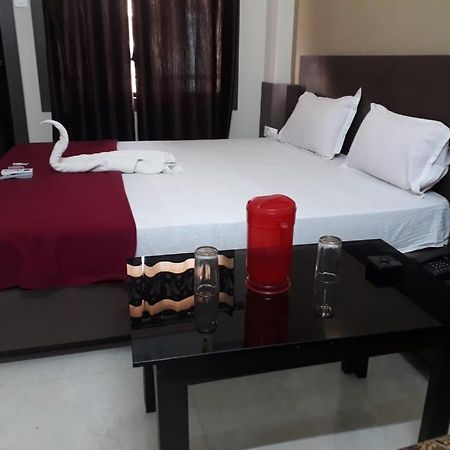 Goroomgo Hotel Uk Palace Puri Εξωτερικό φωτογραφία