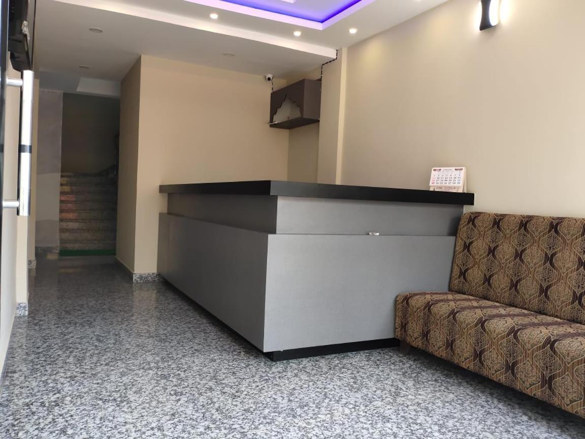 Goroomgo Hotel Uk Palace Puri Εξωτερικό φωτογραφία