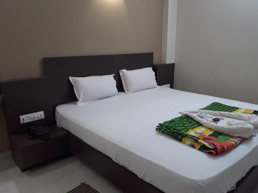 Goroomgo Hotel Uk Palace Puri Εξωτερικό φωτογραφία