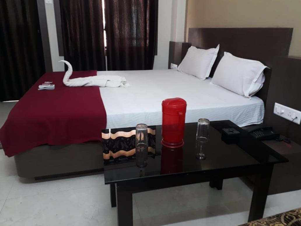 Goroomgo Hotel Uk Palace Puri Εξωτερικό φωτογραφία