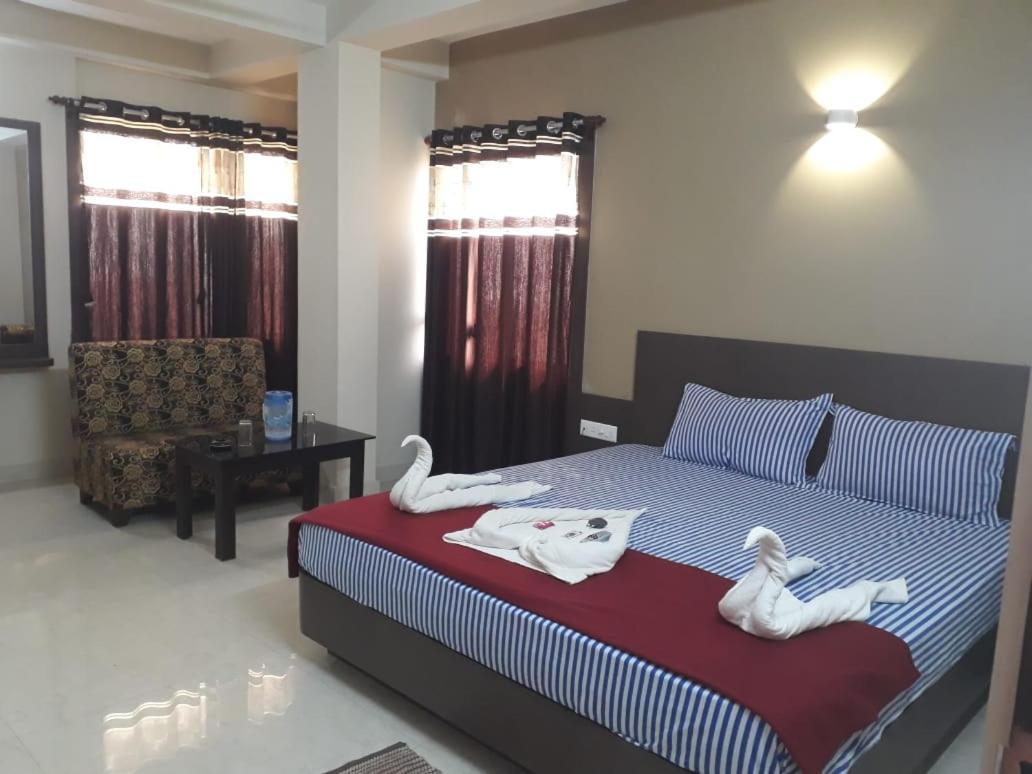 Goroomgo Hotel Uk Palace Puri Εξωτερικό φωτογραφία
